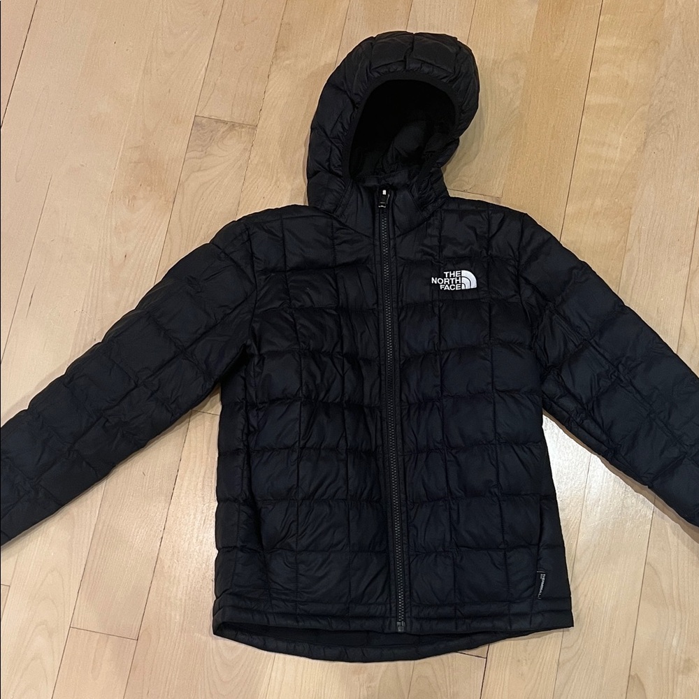 The North Face Thermoball Quilted Black Hooded Jacket size Large - like new